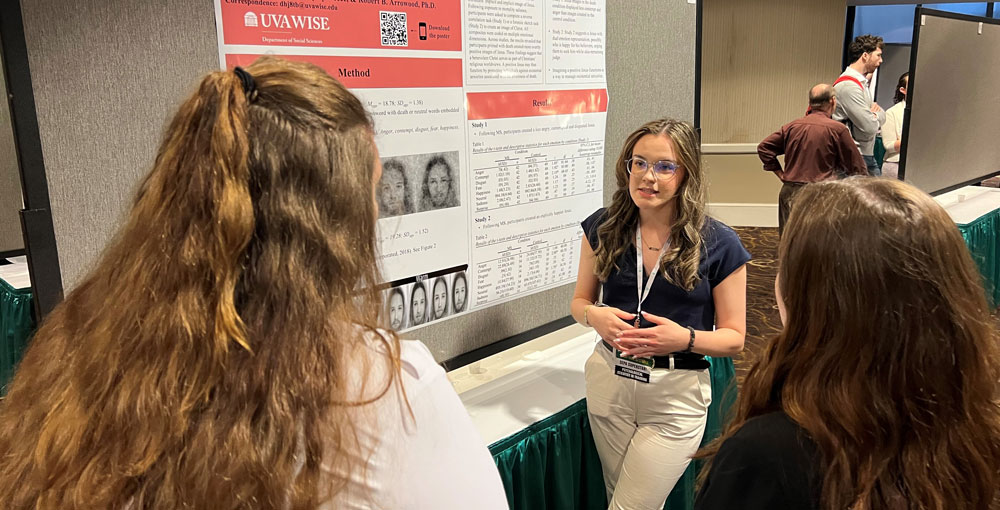 Desiree Johnson talks about her research at the Southeastern Psychological Association 2023
