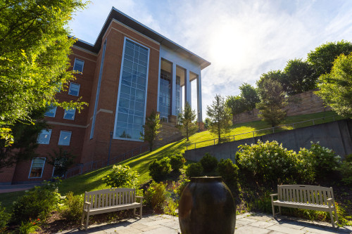 Outside view of UVA Wise Library