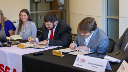 UVA and UVA Wise student leaders signing agreement